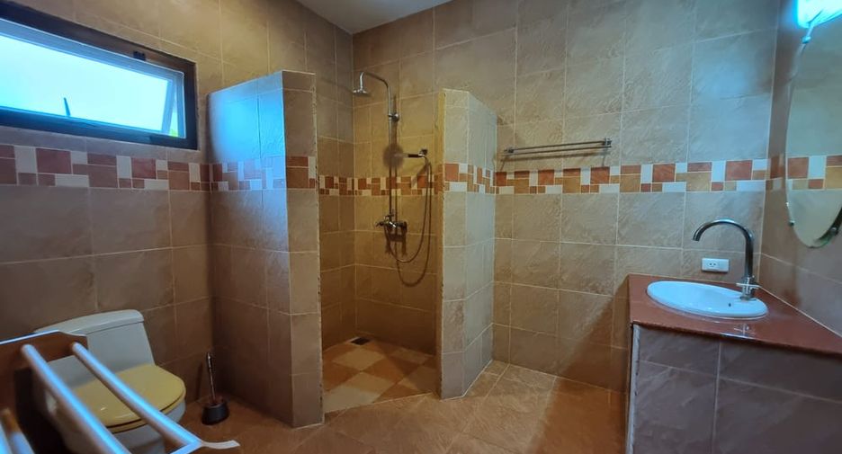 À vendre 4 chambres villa à Bang Lamung, Chonburi