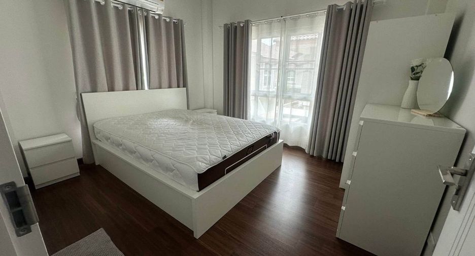 For rent and for sale 4 bedrooms house in San Kamphaeng, Chiang Mai