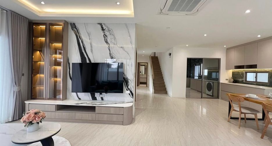 For sale 4 bedrooms house in Bang Lamung, Chonburi