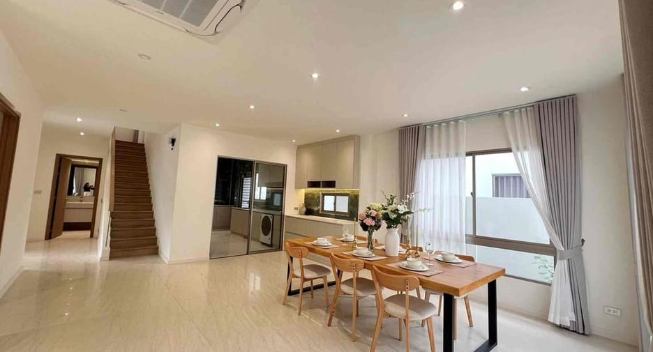 For sale 4 bedrooms house in Bang Lamung, Chonburi