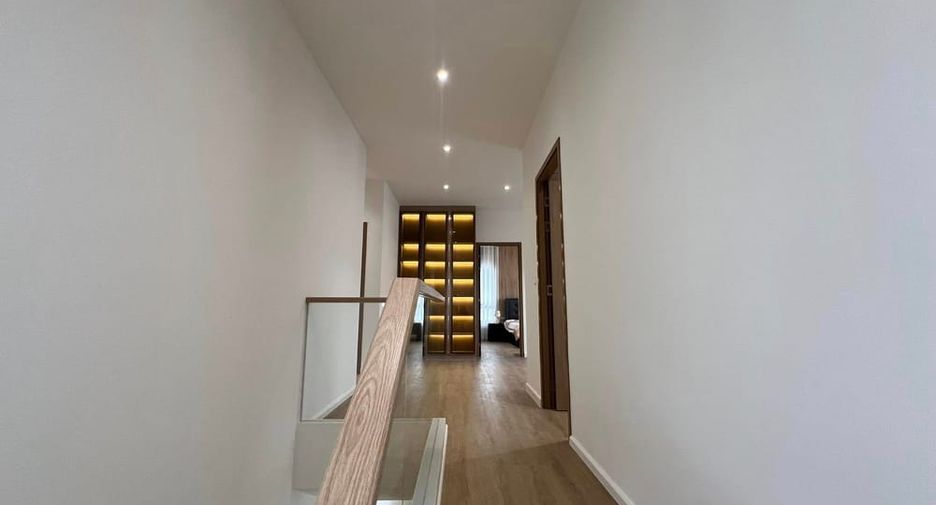 For sale 4 bedrooms house in Bang Lamung, Chonburi