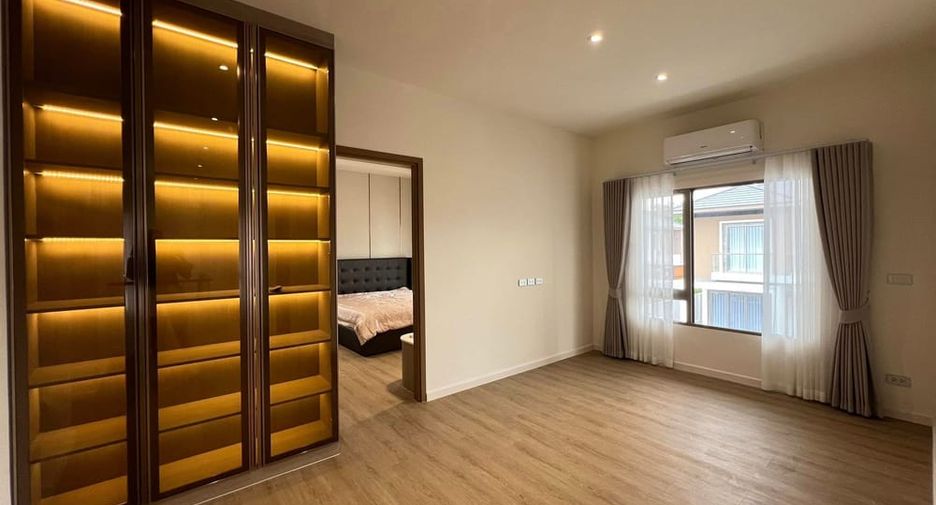 For sale 4 bedrooms house in Bang Lamung, Chonburi