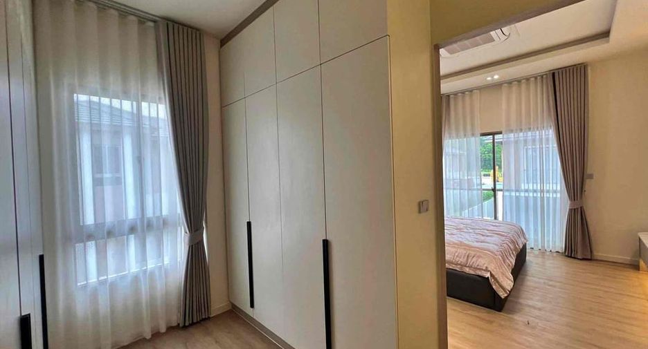 For sale 4 bedrooms house in Bang Lamung, Chonburi