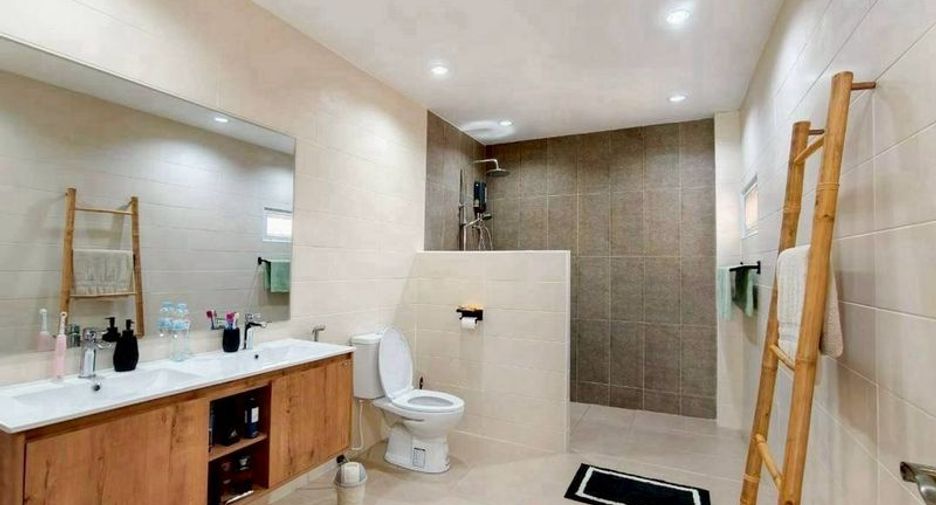 For rent and for sale 4 bedrooms house in Mueang Chiang Mai, Chiang Mai
