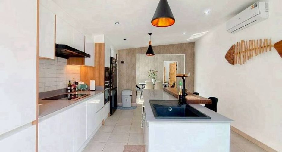 For rent and for sale 4 bedrooms house in Mueang Chiang Mai, Chiang Mai