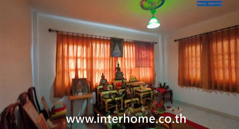 For sale 4 bedrooms house in Khlong Sam Wa, Bangkok