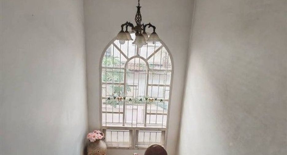 For sale 4 bedrooms house in Khlong Sam Wa, Bangkok