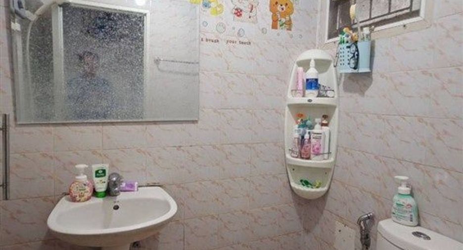 For sale 4 bedrooms house in Khlong Sam Wa, Bangkok