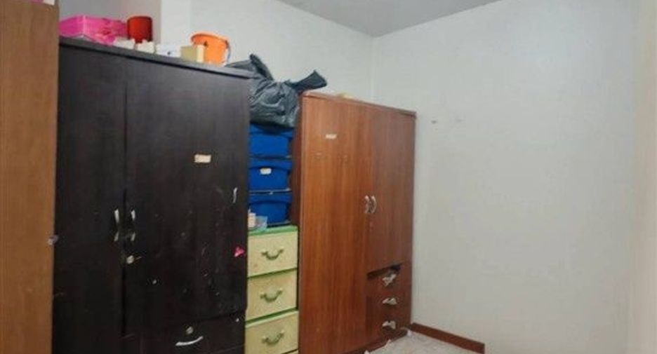 For sale 4 bedrooms house in Khlong Sam Wa, Bangkok