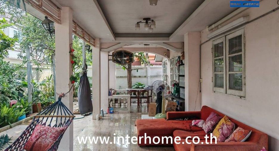 For sale 4 bedrooms house in Khlong Sam Wa, Bangkok