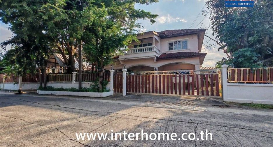 For sale 4 bedrooms house in Khlong Sam Wa, Bangkok