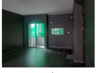 Casa adosada en venta de 3 habitaciones en Thung Khru, Bangkok
