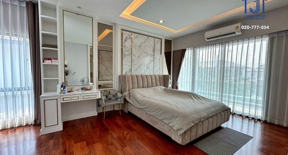 For sale 4 bedrooms house in Prawet, Bangkok