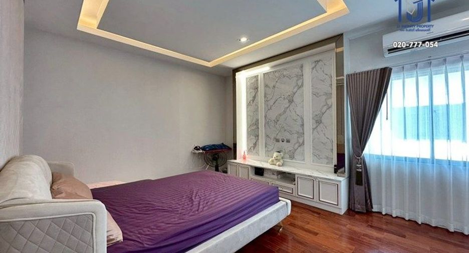 For sale 4 bedrooms house in Prawet, Bangkok
