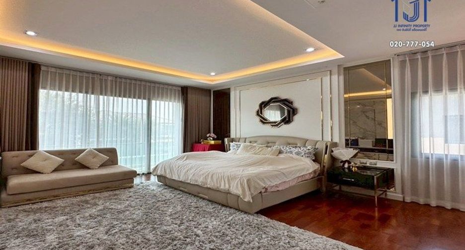 For sale 4 bedrooms house in Prawet, Bangkok