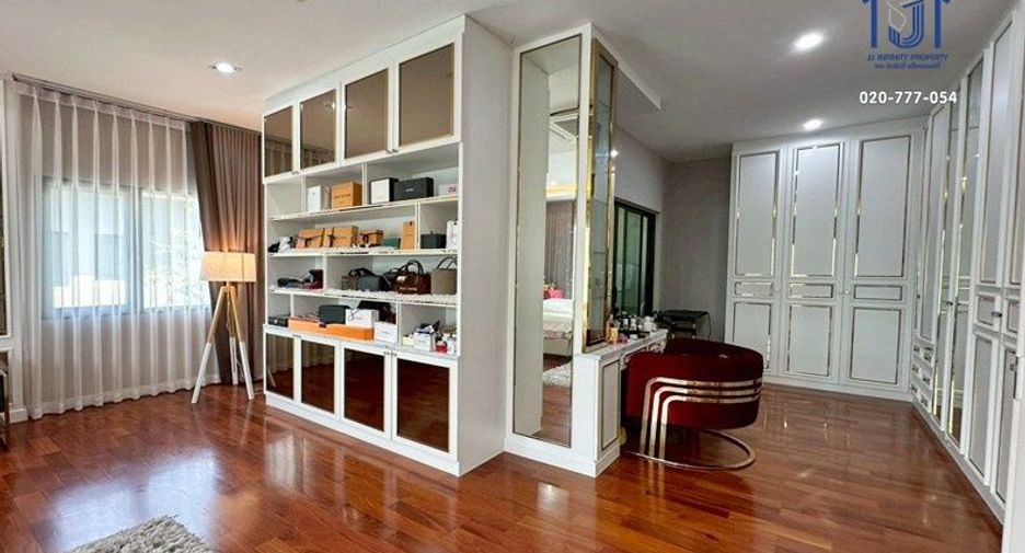 For sale 4 bedrooms house in Prawet, Bangkok