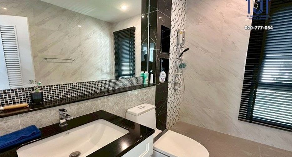 For sale 4 bedrooms house in Prawet, Bangkok