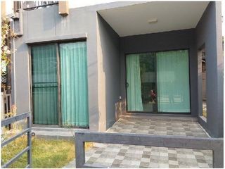Продажа 3 спальни таунхаус в Лат Крабанг, Бангкок