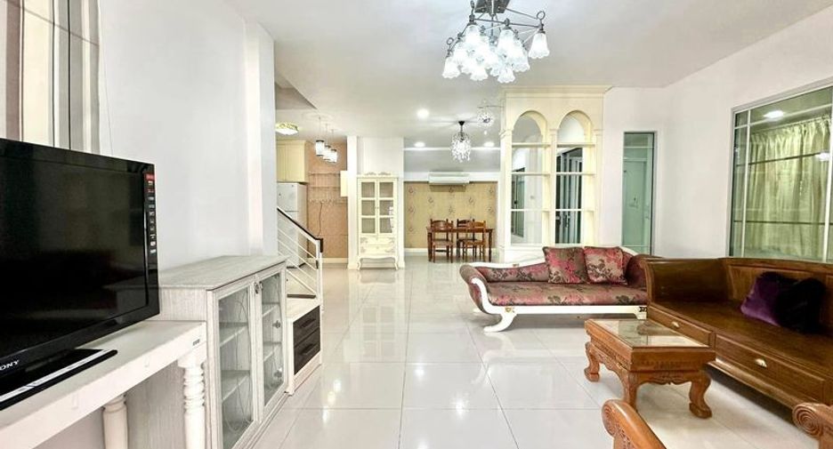 For rent 3 bedrooms house in Mueang Chiang Mai, Chiang Mai