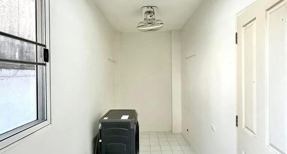 For rent 3 bedrooms house in Mueang Chiang Mai, Chiang Mai