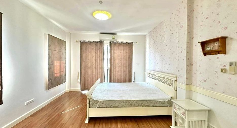 For rent 3 bedrooms house in Mueang Chiang Mai, Chiang Mai