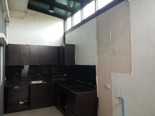 Продажа 4 спальни таунхаус в Лат Крабанг, Бангкок