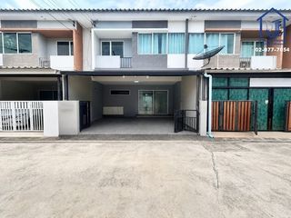 出售 3 卧室 联排别墅 在 Lam Luk Ka, Pathum Thani