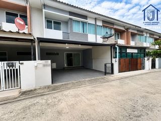 出售 3 卧室 联排别墅 在 Lam Luk Ka, Pathum Thani