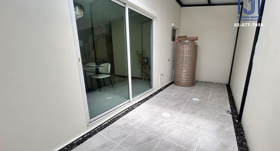 出售 3 卧室 联排别墅 在 Lam Luk Ka, Pathum Thani