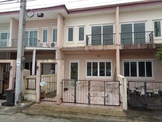 出售 3 卧室 联排别墅 在 Khlong Sam Wa, 曼谷
