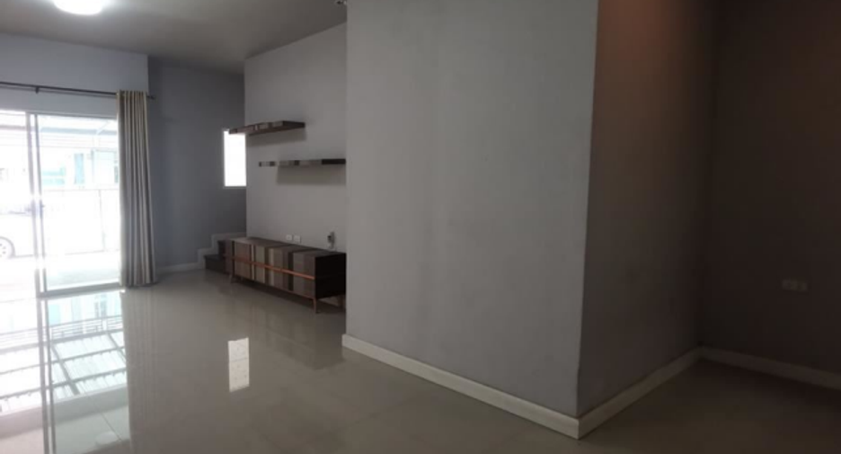 For sale 2 bedrooms townhouse in Bang Khae, Bangkok