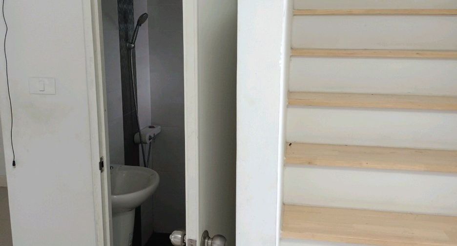 Продажа 3 спальни таунхаус в Тхунг Кхру, Бангкок