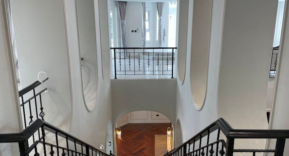 Haus zur Miete mit 5 Zimmer in Mueang Samut Prakan, Samut Prakan