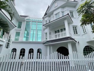 Casa en alquiler de 5 habitaciones en Mueang Samut Prakan, Samut Prakan
