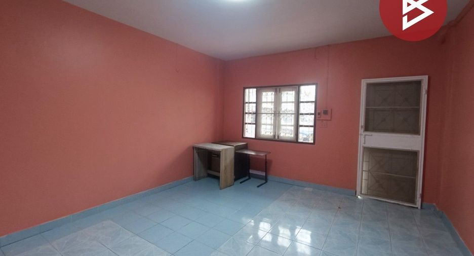 Casa adosada en alquiler y en venta de 4 habitaciones en Thung Khru, Bangkok