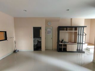 Продажа 3 спальни таунхаус в Тхунг Кхру, Бангкок