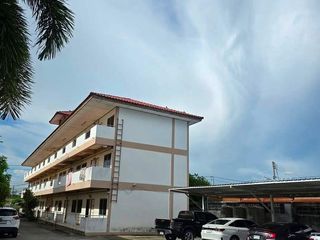 出售 公寓 公寓式住宅 在 Si Racha, Chon Buri