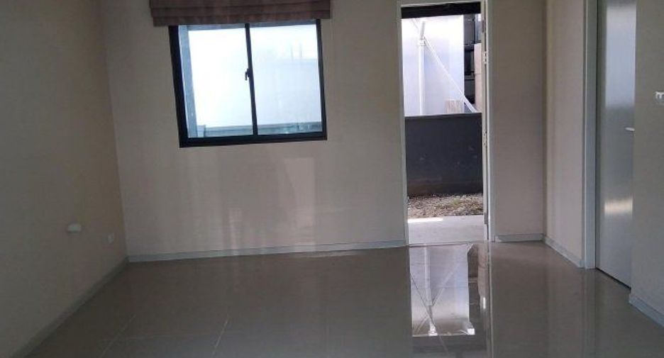 Продажа 3 спальни таунхаус в Лат Крабанг, Бангкок