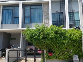 出售 3 卧室 联排别墅 在 Thung Khru, 曼谷