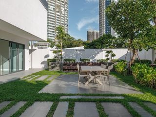 Villa zum Kauf mit 8 Zimmer in Bang Lamung, Chonburi