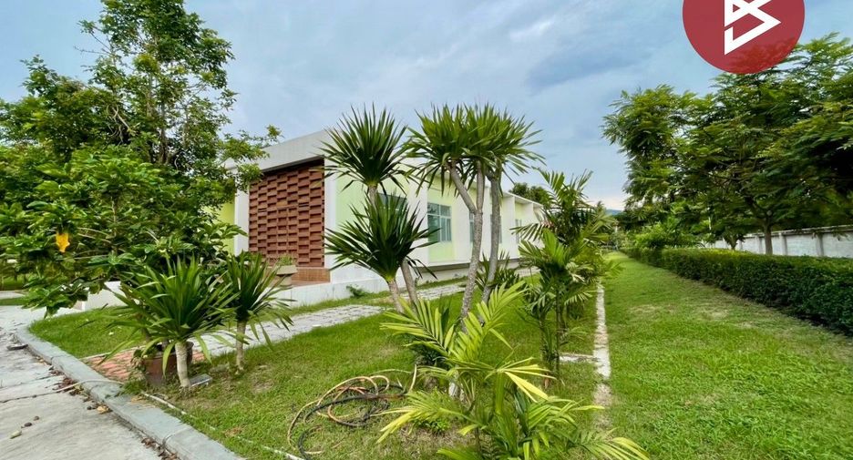 For sale 5 bedrooms house in Mueang Chon Buri, Chonburi