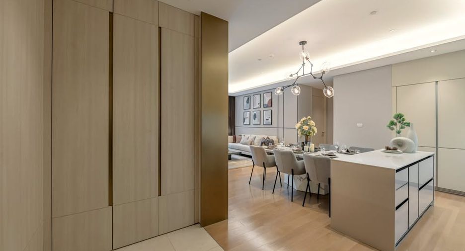 For rent 2 bedrooms condo in Pathum Wan, Bangkok