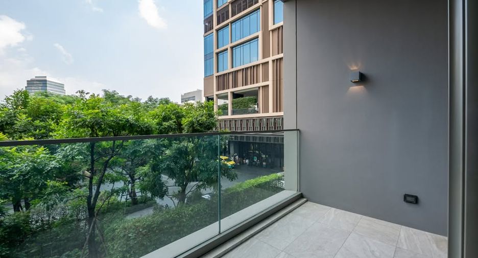 For rent 2 bedrooms condo in Pathum Wan, Bangkok