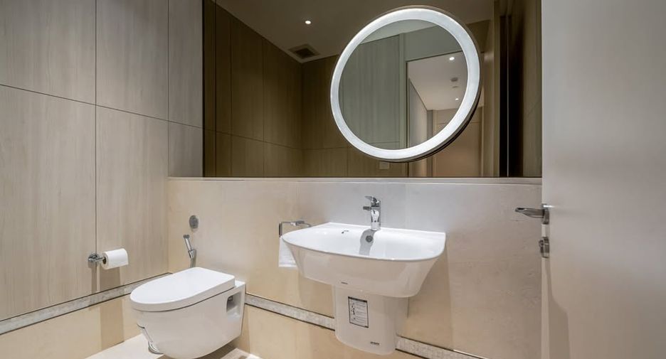For rent 2 bedrooms condo in Pathum Wan, Bangkok