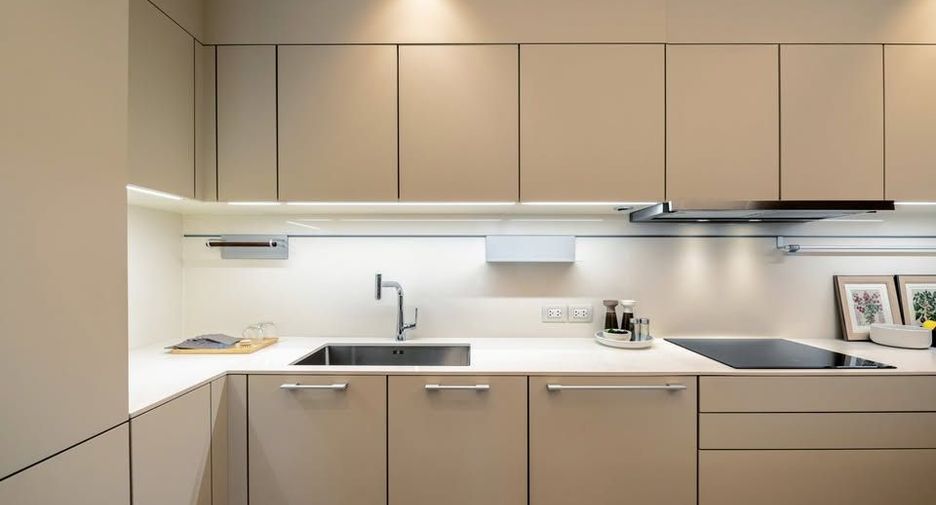 For rent 2 bedrooms condo in Pathum Wan, Bangkok