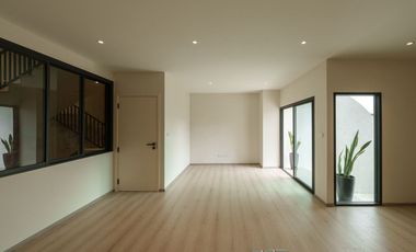 Reihenhaus zum Kauf mit 4 Zimmer in Huai Khwang, Bangkok