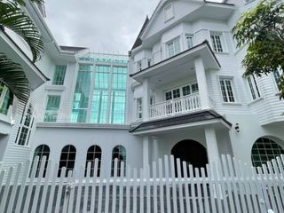 Casa en alquiler de 4 habitaciones en Mueang Samut Prakan, Samut Prakan