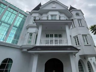 Casa en alquiler de 4 habitaciones en Mueang Samut Prakan, Samut Prakan