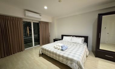 For rent 2 bedrooms condo in Huai Khwang, Bangkok