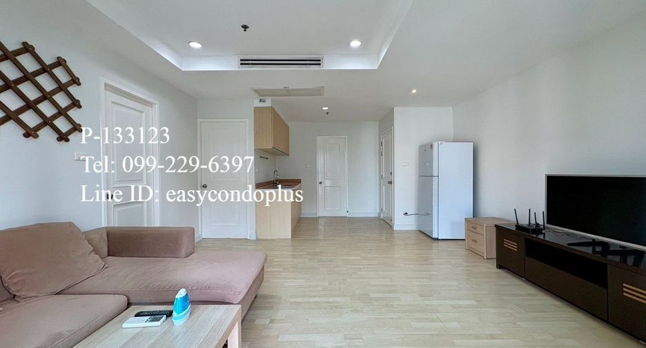 For rent 2 bedrooms condo in Huai Khwang, Bangkok